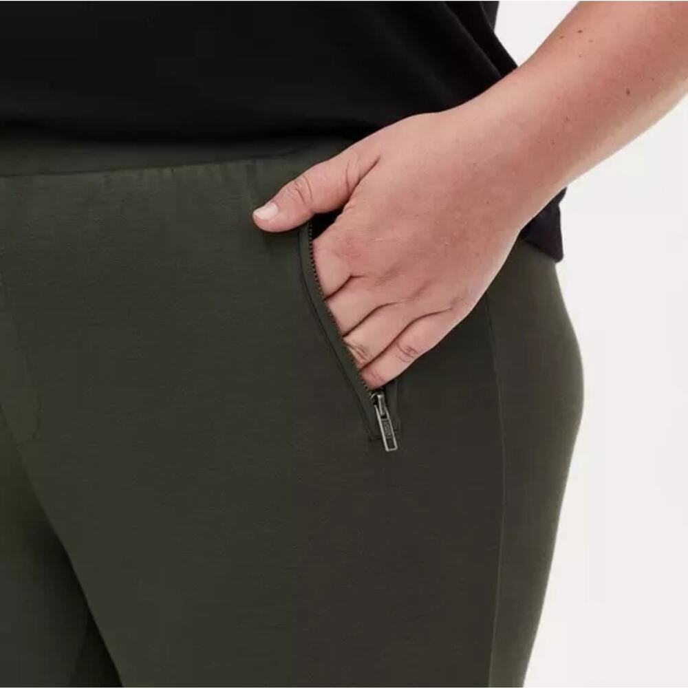 TORRID Relaxed Fit Jogger Lightweight Ponte Mid-Rise Pant In Green Plus Size 2X - Picture 5 of 13